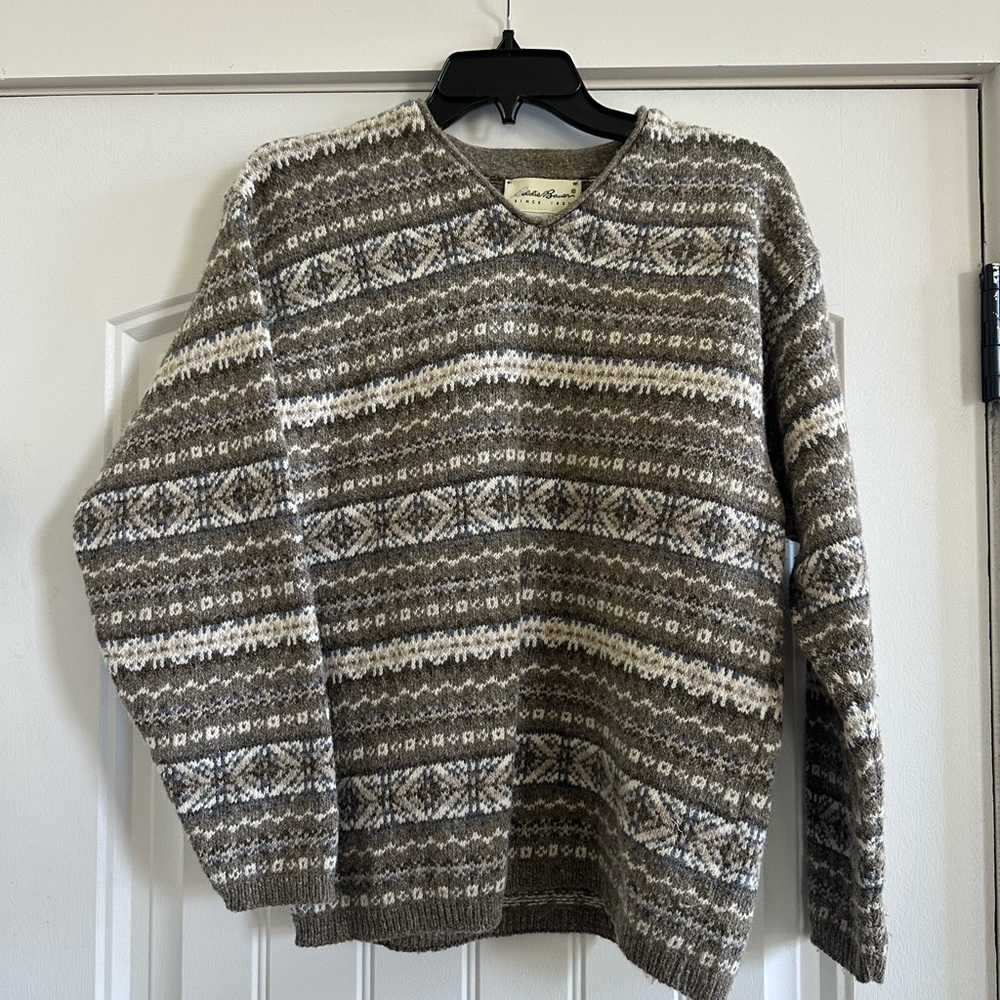 Vintage Eddie Bauer Women’s Taupe Brown and Cream Patterned Crewneck Sweater